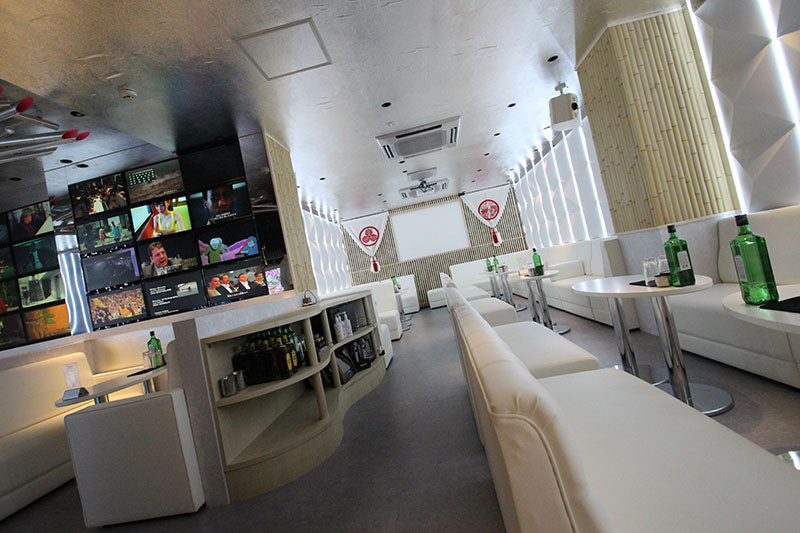 323 CLUB 店内 2
